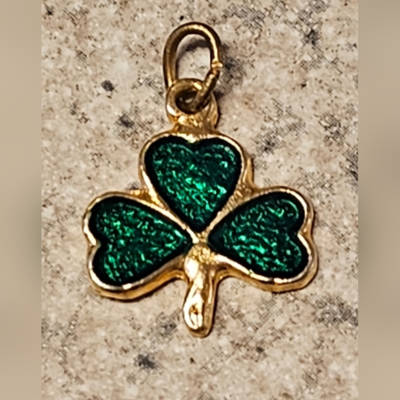Vintage Shamrock Clip Earring and Pendant Set - Green Enamel & Goldtone - Picture 4 of 5
